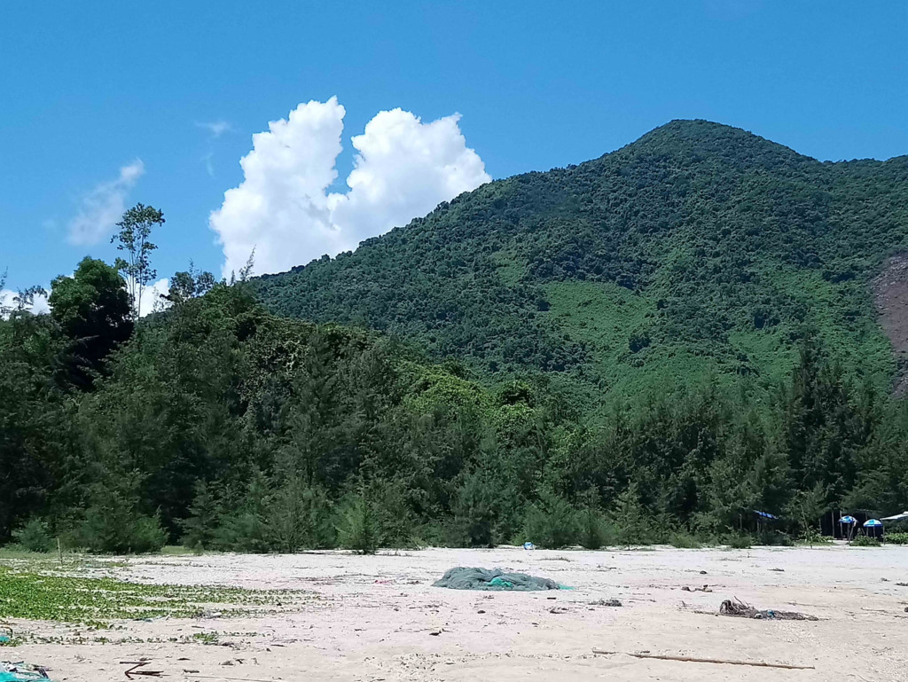 [-]Khám[-]phá[-]vẻ[-]đẹp[-]hoang[-]sơ[-]của[-]biển[-]Lộc[-]Bình